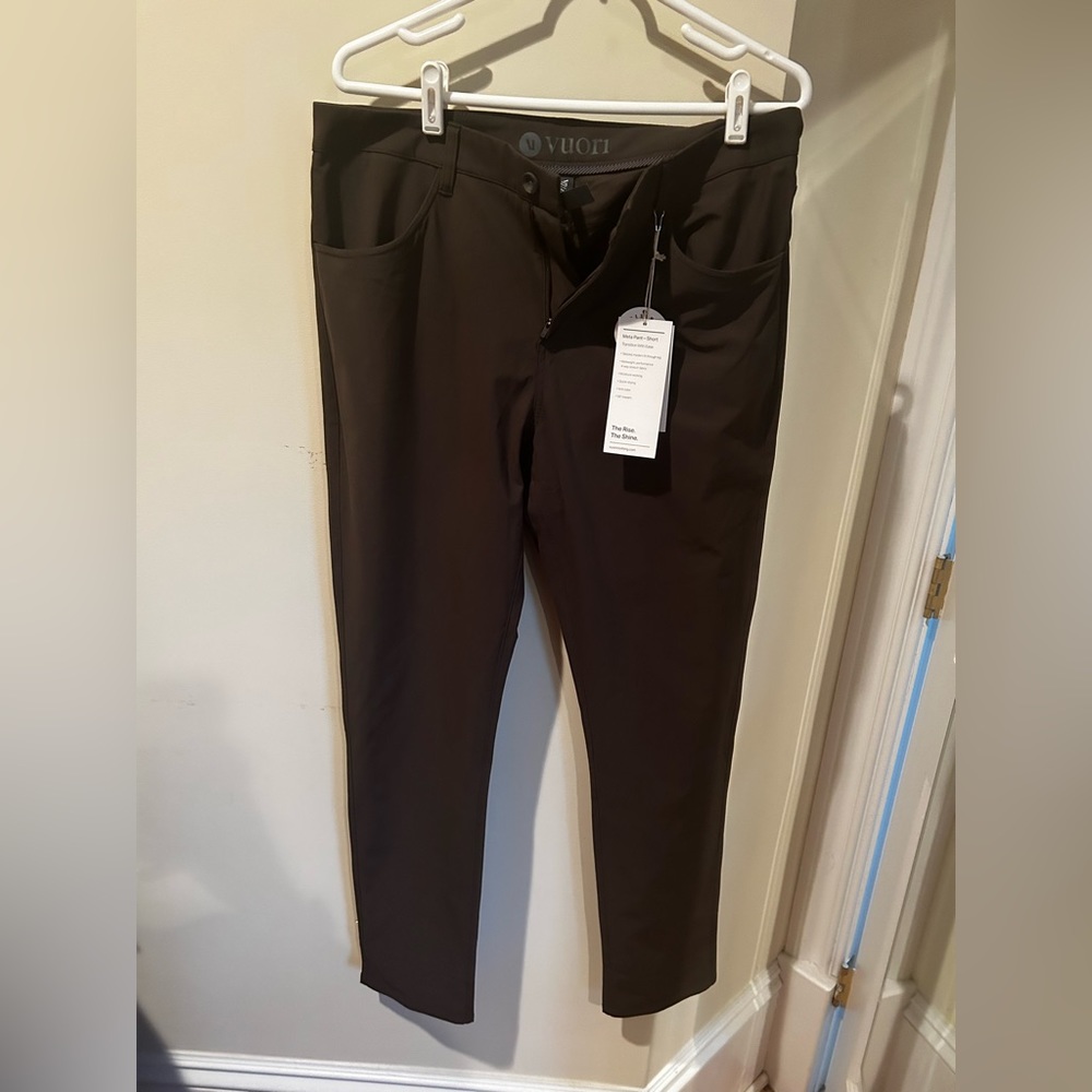 Vuori Meta Pant New with Tags Dark Oregano Sz 33 / 32 Inseam